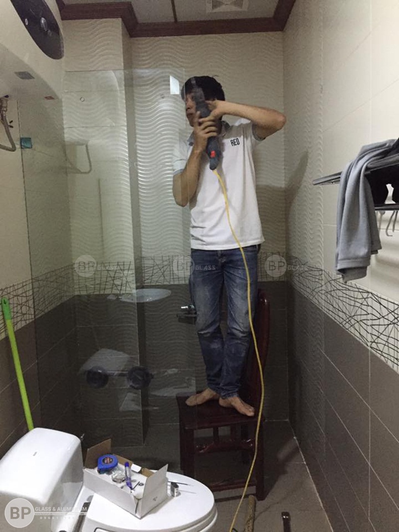 Lắp Vách tắm kính lùa AMG tại số 1 NV3 Kđt Yên Xá
